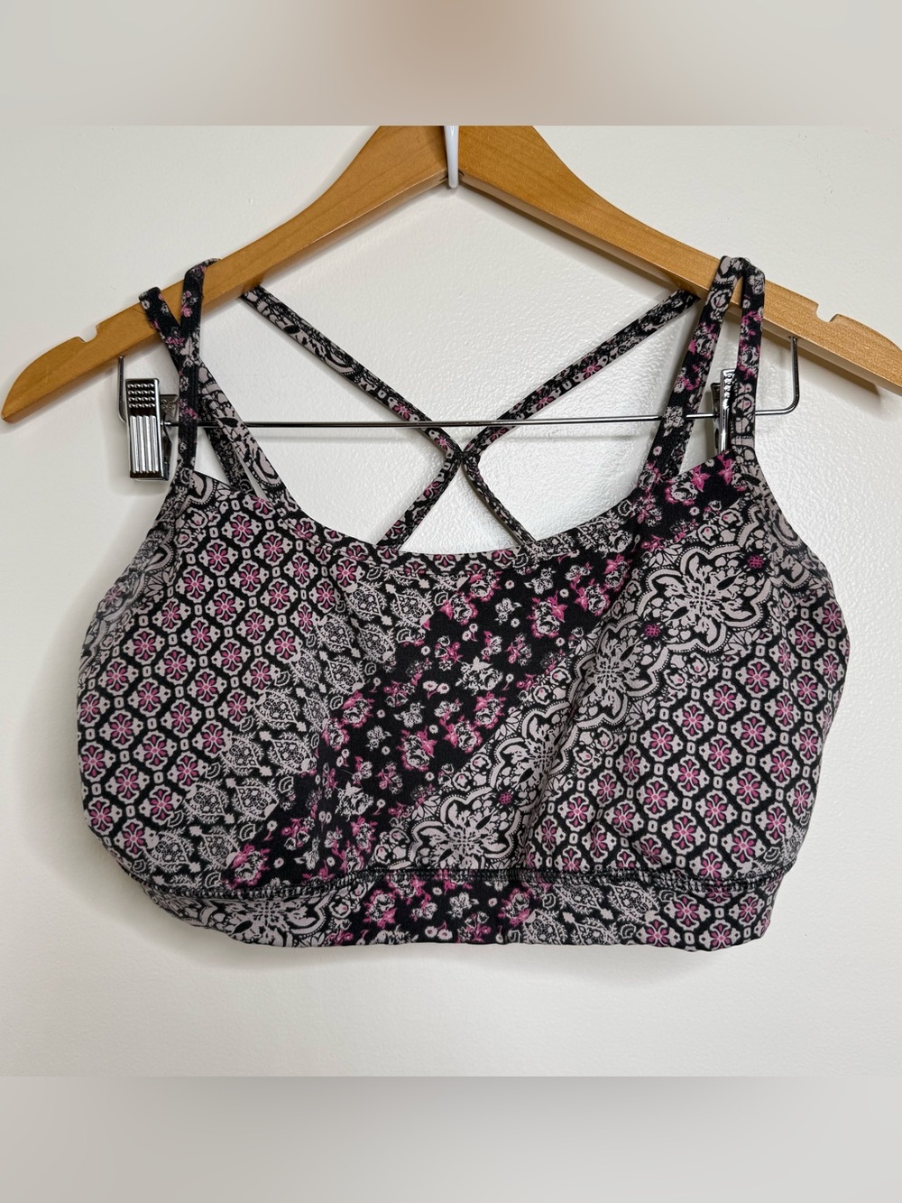 Gaiam Athletic Sports Bra Yoga Sz Large paisley geometric Comfort Dark Gray Pink